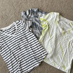Womens v-neck tshirts, old navy and gap, size Small